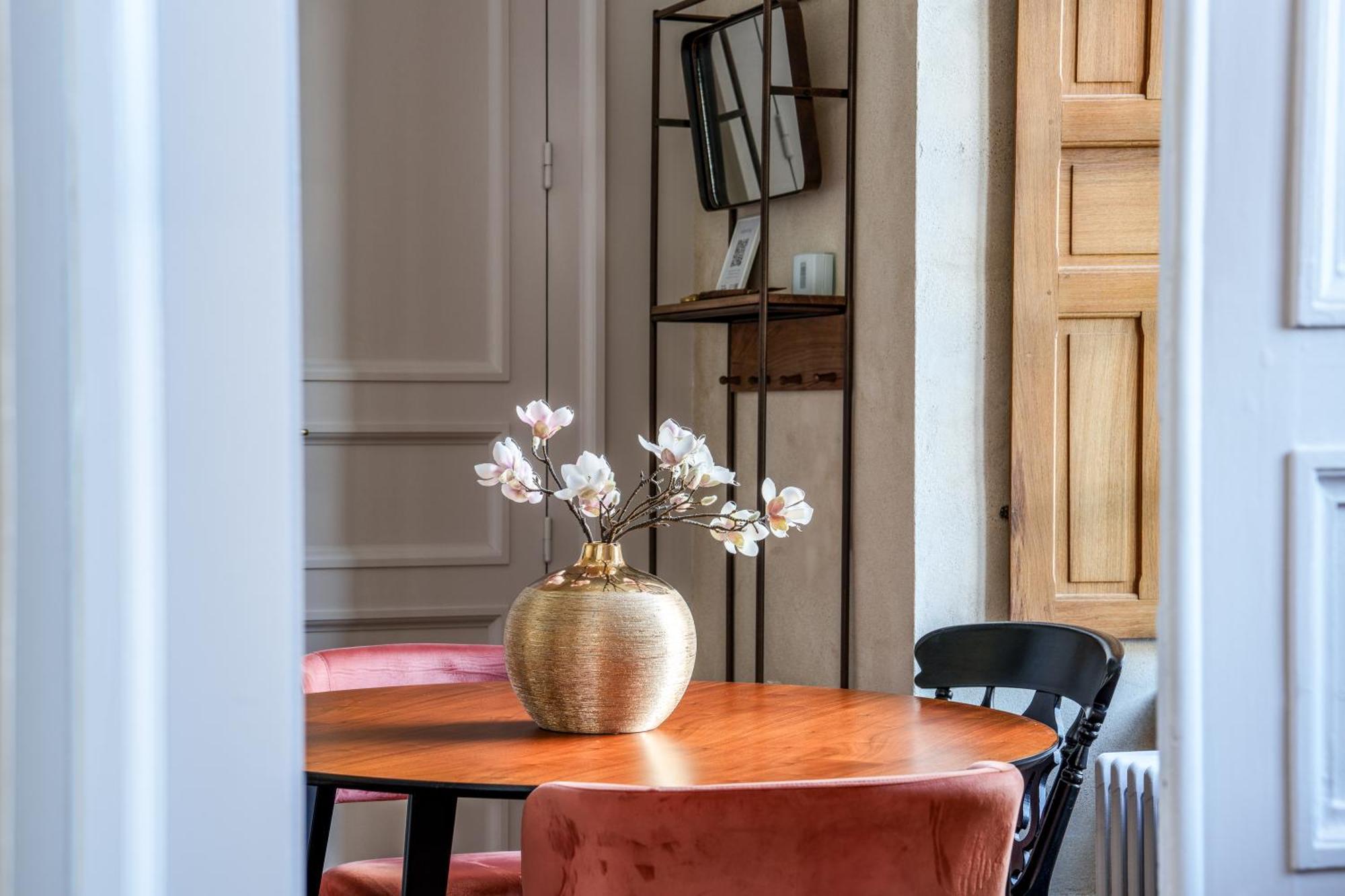 Appartement Raffine Vue Cathedrale, Jardin, Wifi Tours Buitenkant foto